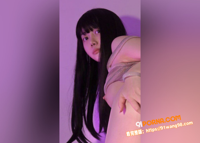 可爱清纯萝莉，穿丝袜直播...（1）
