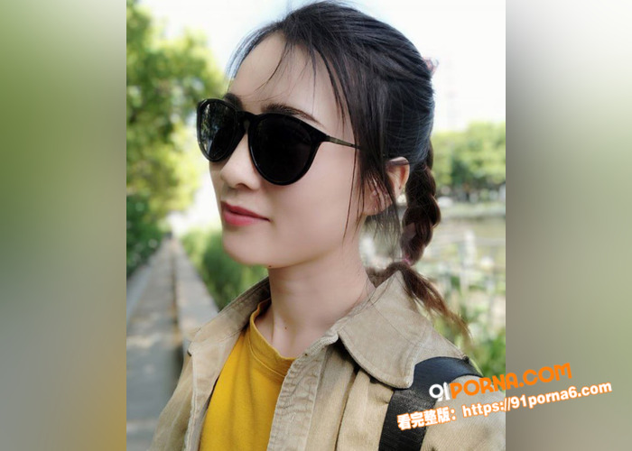 珠海小富婆莉莉激情3P视...（1）