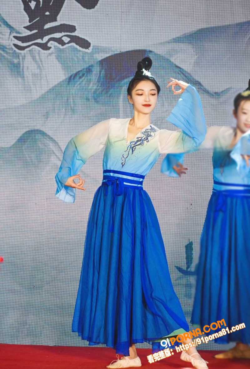 武大再现学术妲己 郭雨欣...（10）